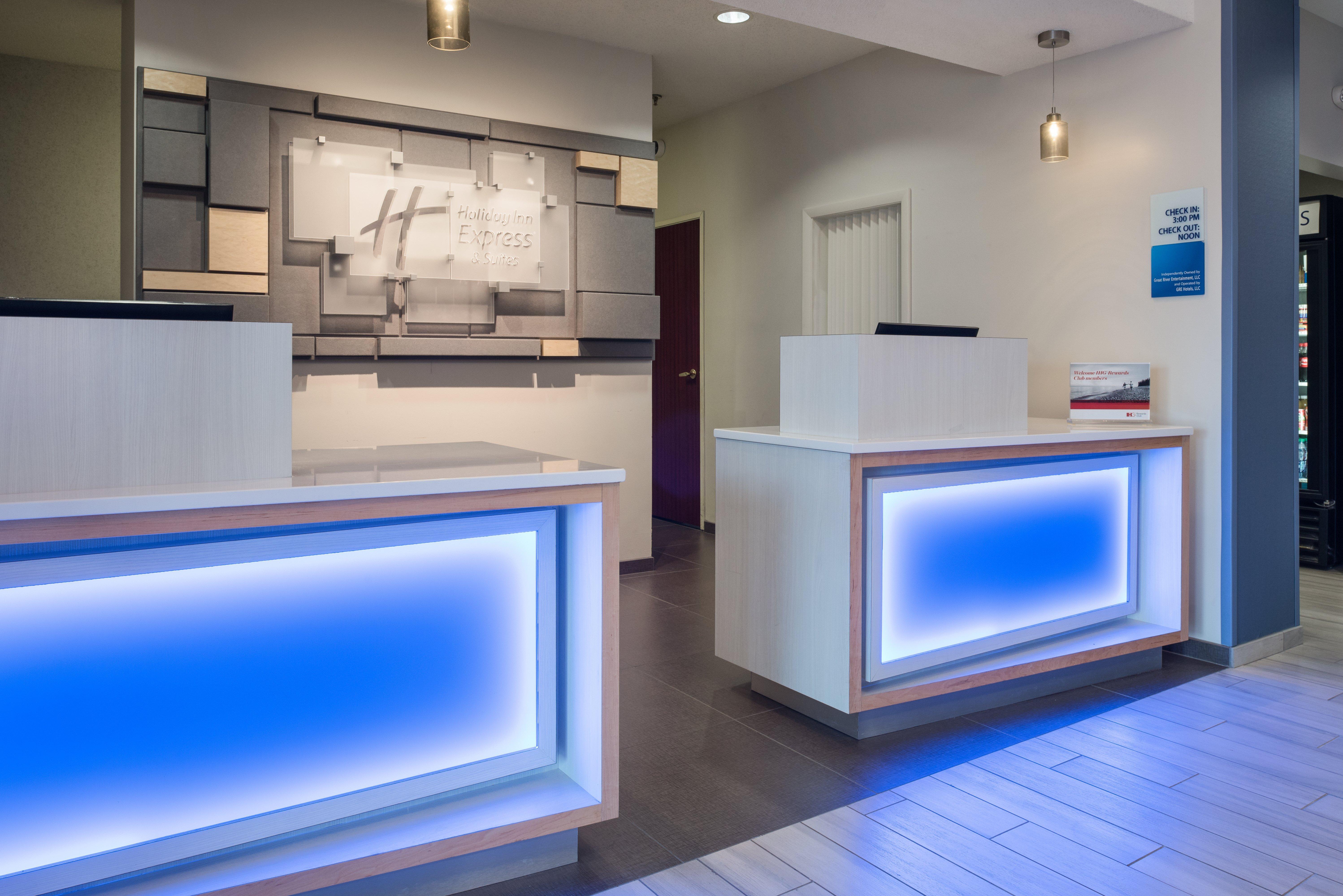 Holiday Inn Express Hotel & Suites Burlington By Ihg Bagian luar foto