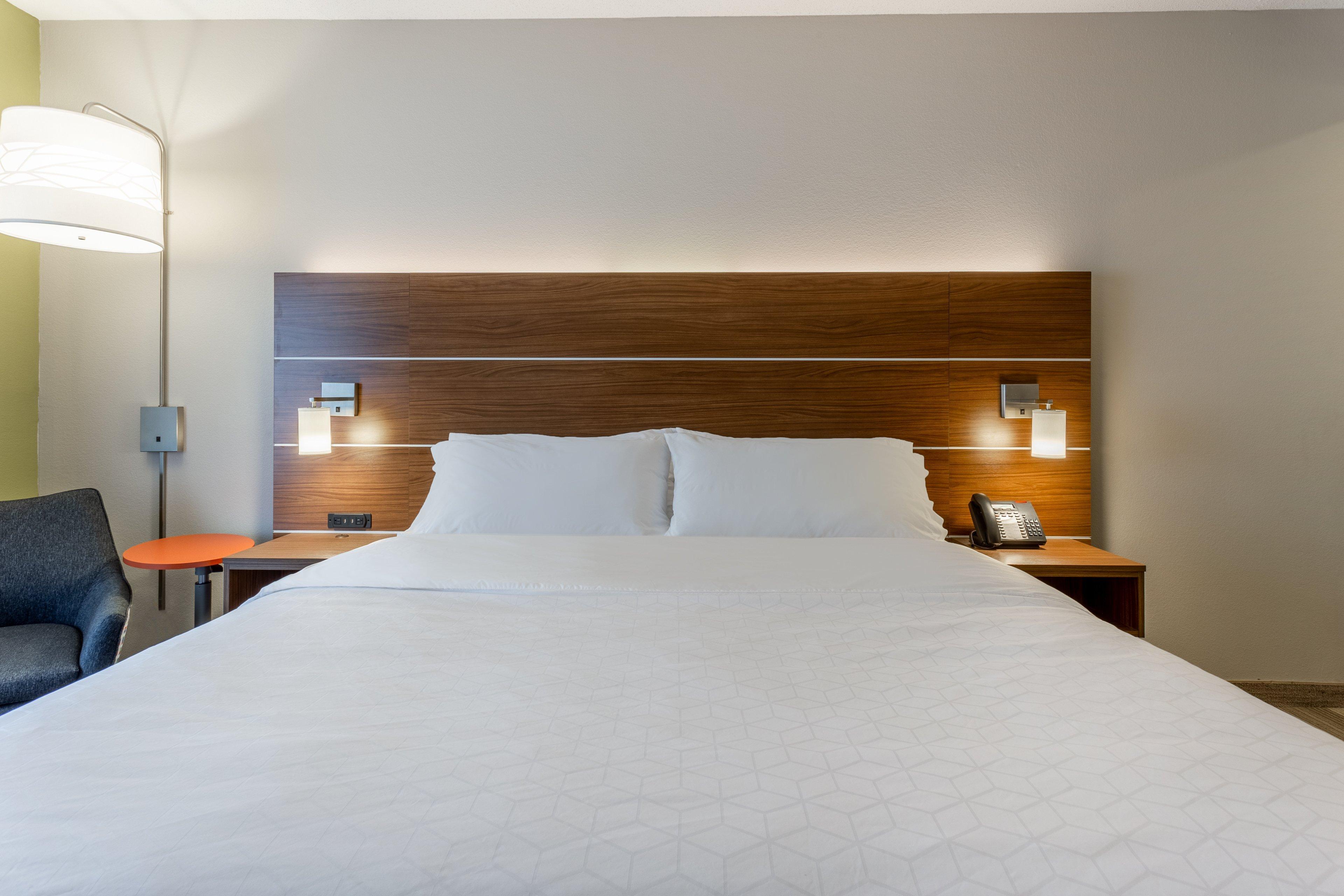 Holiday Inn Express Hotel & Suites Burlington By Ihg Bagian luar foto
