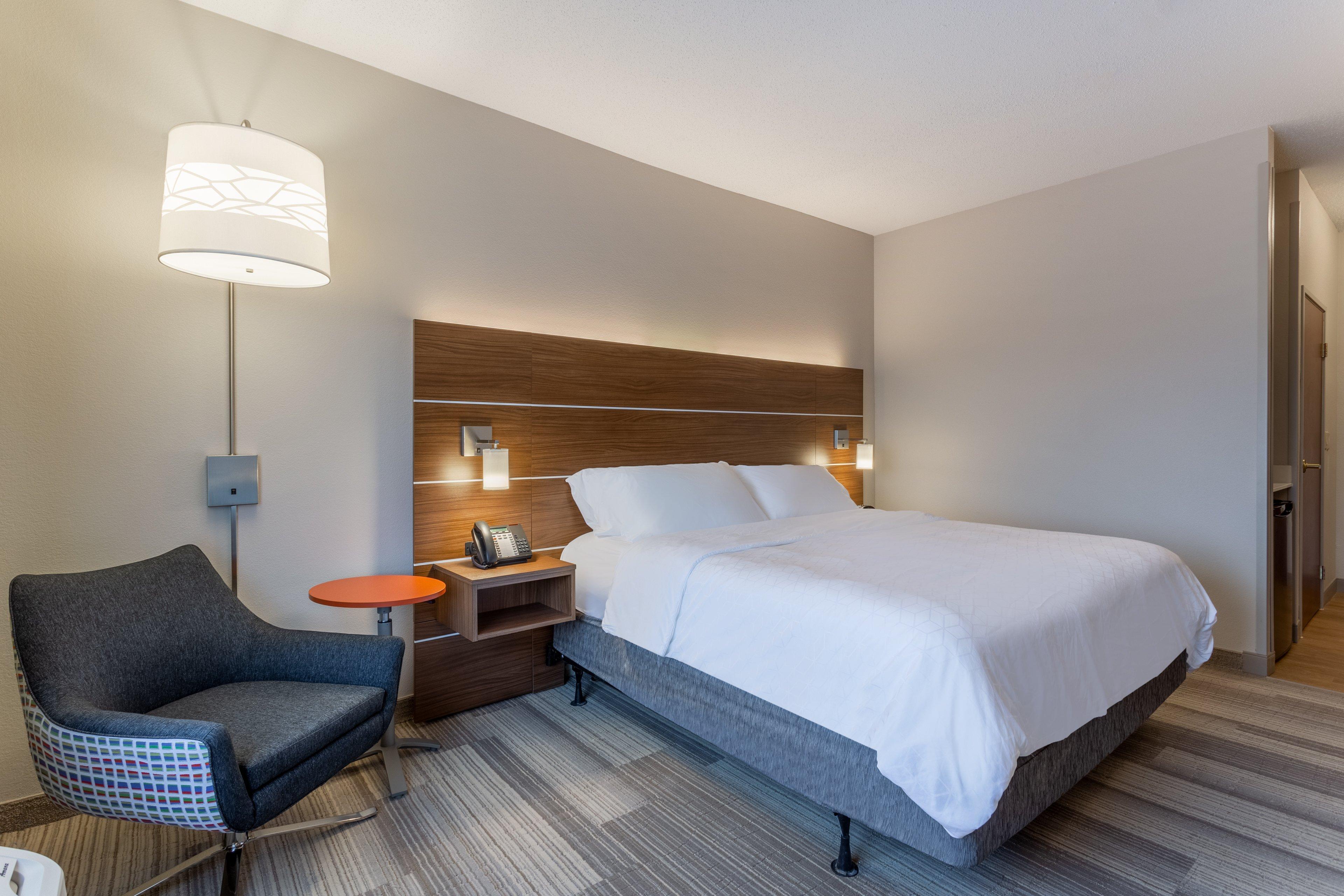 Holiday Inn Express Hotel & Suites Burlington By Ihg Bagian luar foto