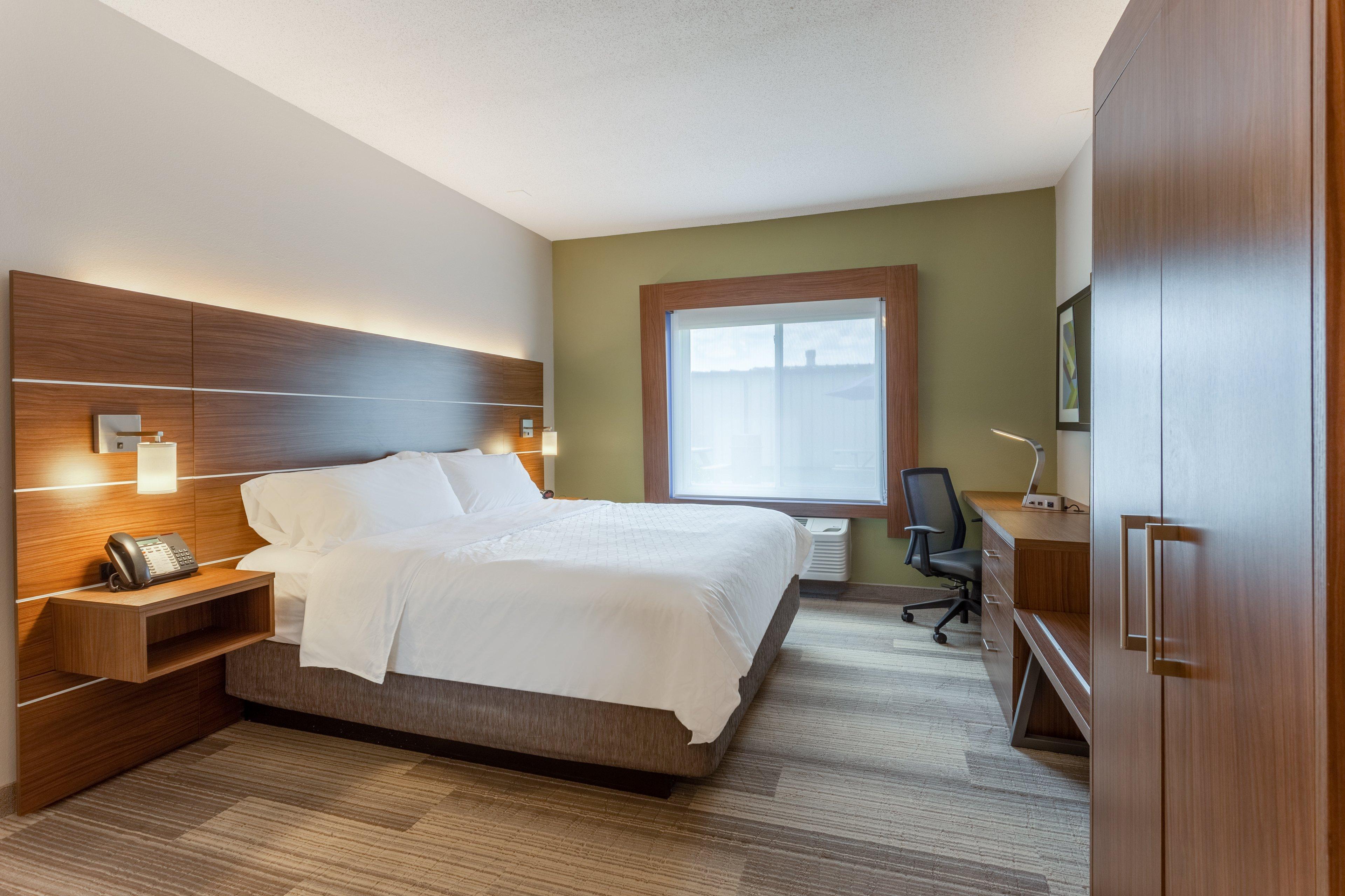 Holiday Inn Express Hotel & Suites Burlington By Ihg Bagian luar foto