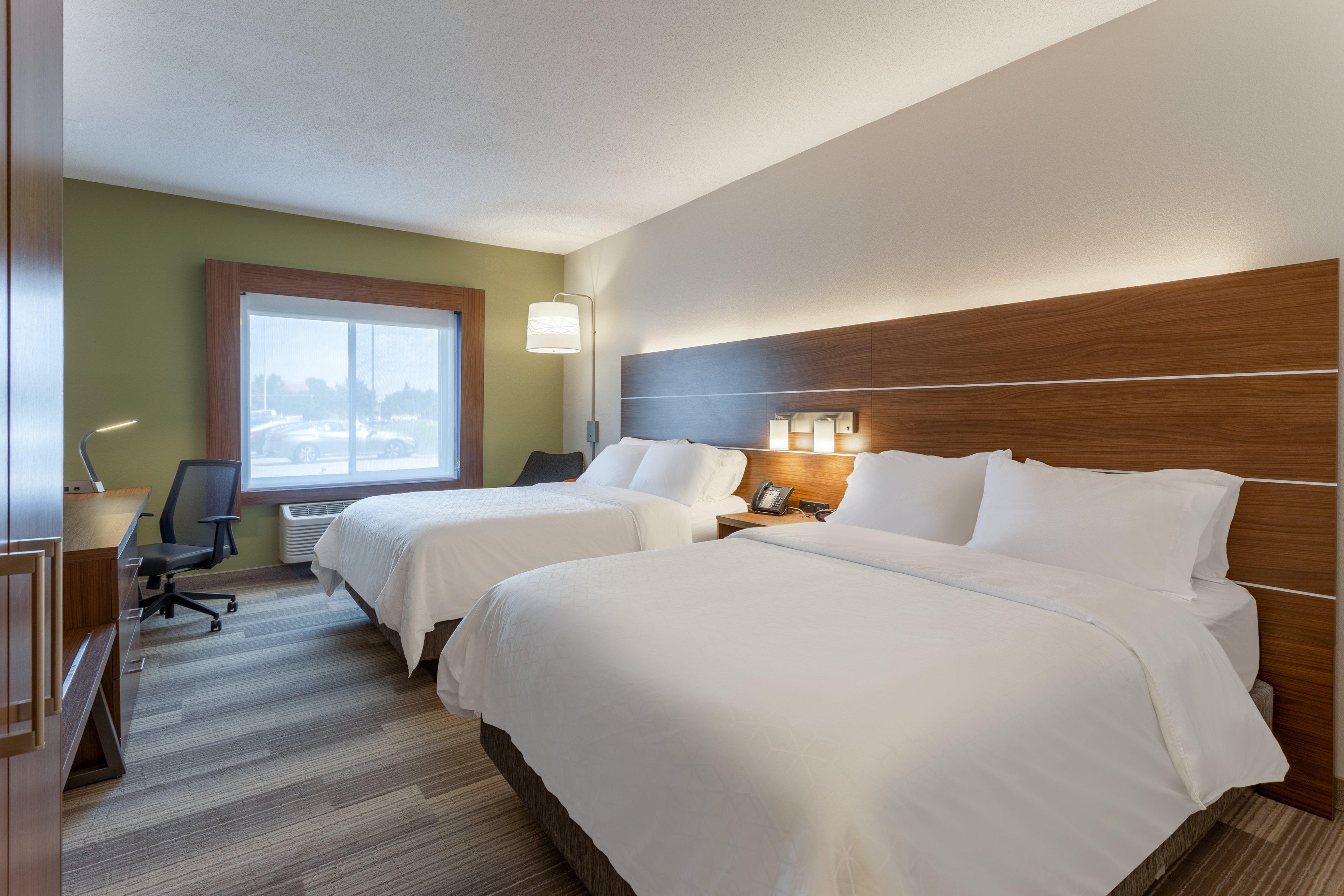 Holiday Inn Express Hotel & Suites Burlington By Ihg Bagian luar foto