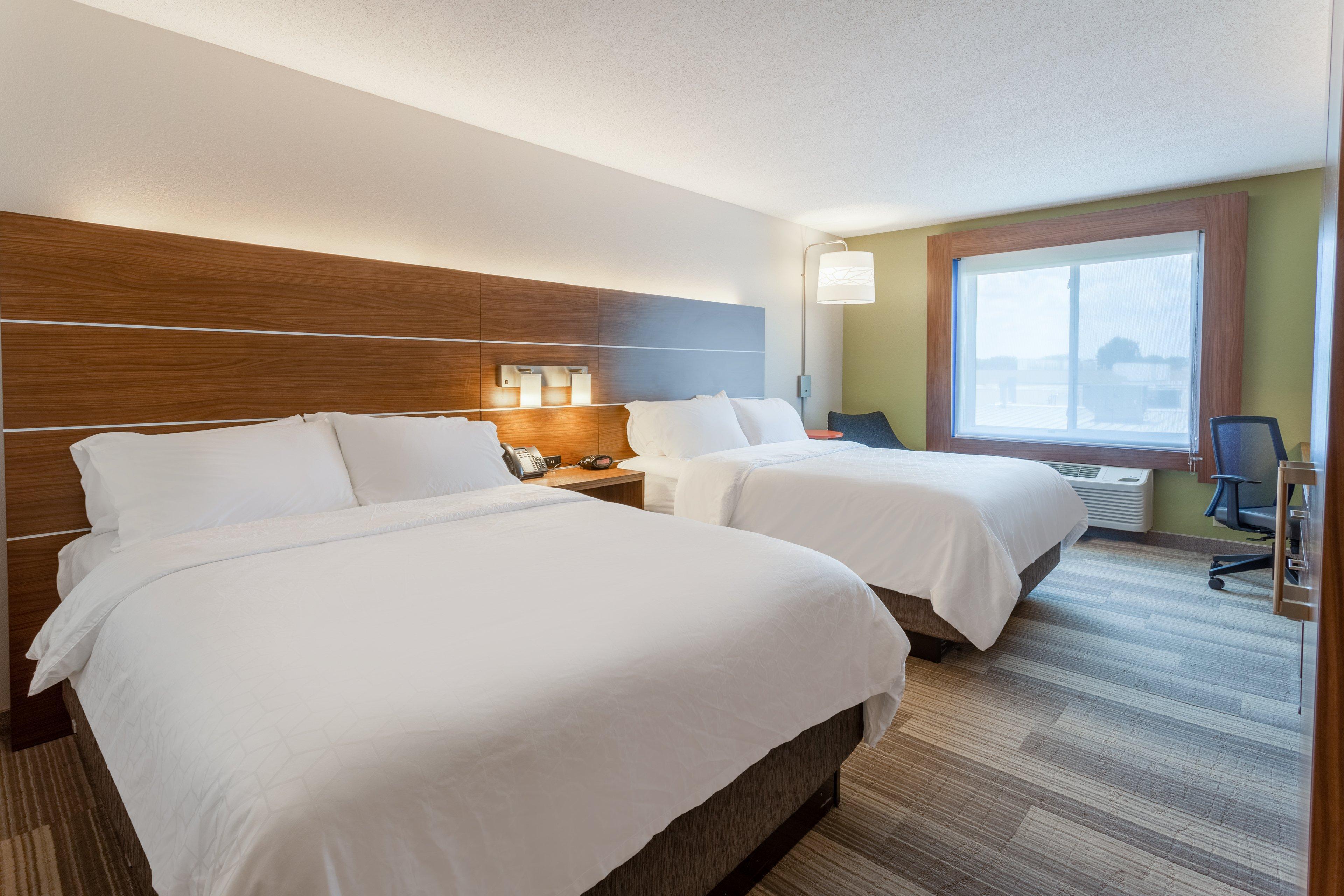 Holiday Inn Express Hotel & Suites Burlington By Ihg Bagian luar foto